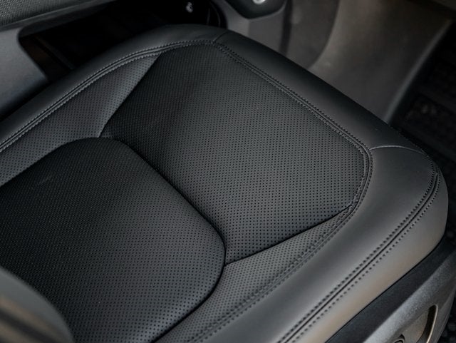 2025 Land Rover Defender 110 S