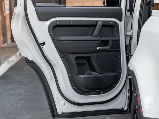 2026 Land Rover Defender 110 S