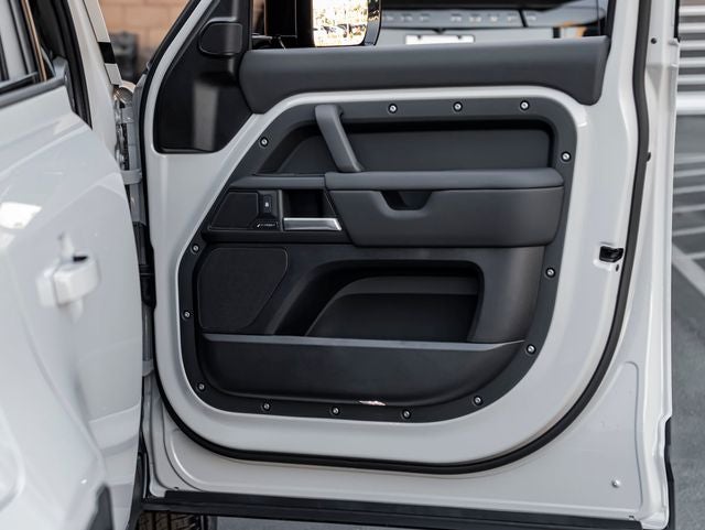 2026 Land Rover Defender 110 S