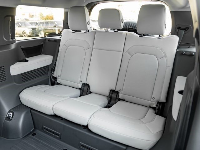 2025 Land Rover Defender 130 S