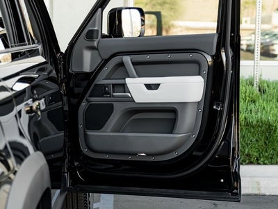 2025 Land Rover Defender 130 S