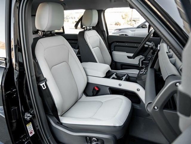 2025 Land Rover Defender 130 S