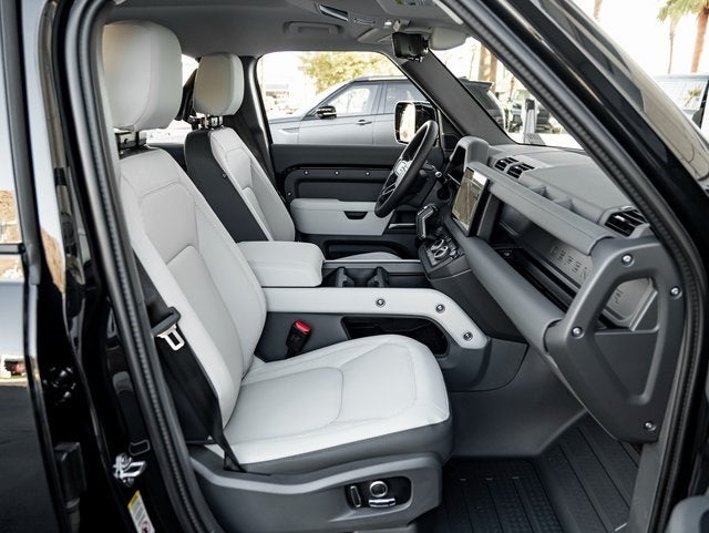 2025 Land Rover Defender 130 S