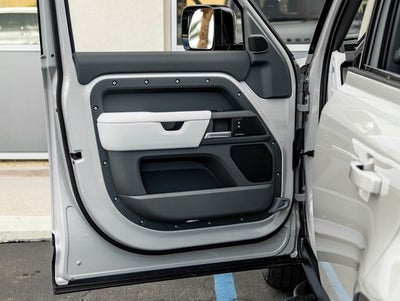 2026 Land Rover Defender 130 S