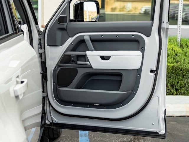 2026 Land Rover Defender 130 S