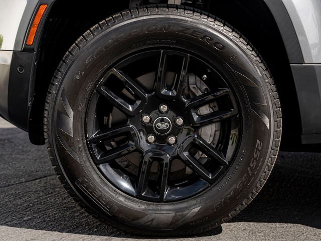 2023 Land Rover Defender 90 SE