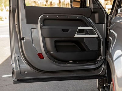 2023 Land Rover Defender 90 SE