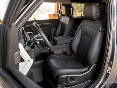 2023 Land Rover Defender 90 SE