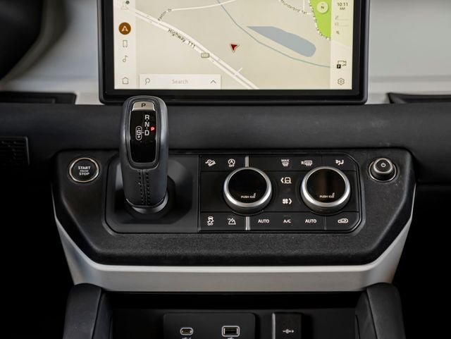 2023 Land Rover Defender 90 SE