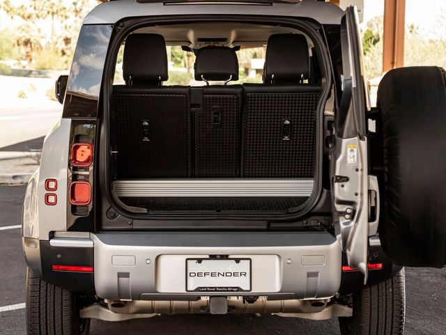 2023 Land Rover Defender 90 SE