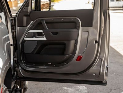 2023 Land Rover Defender 90 SE