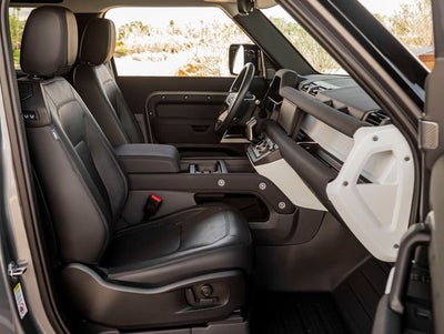 2023 Land Rover Defender 90 SE