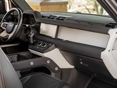 2023 Land Rover Defender 90 SE