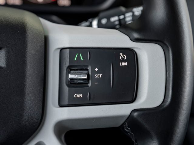 2023 Land Rover Defender 110 SE