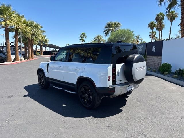 2022 Land Rover Defender 110 SE