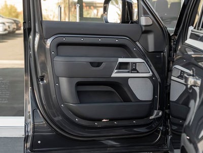 2023 Land Rover Defender 130 SE