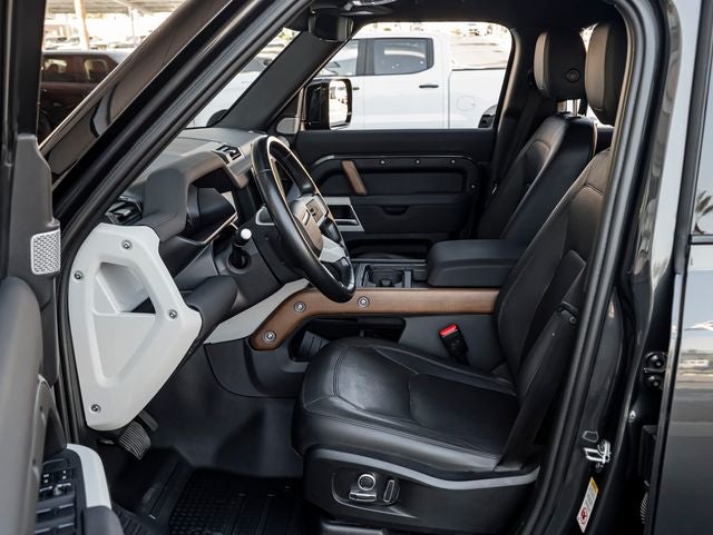 2023 Land Rover Defender 130 SE