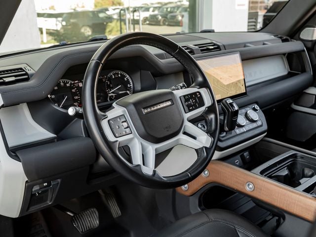 2023 Land Rover Defender 130 SE