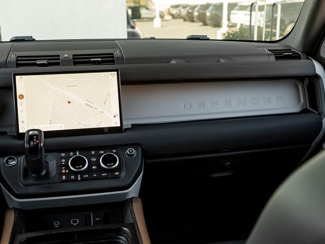 2023 Land Rover Defender 130 SE