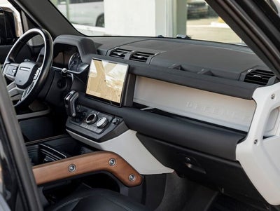 2023 Land Rover Defender 130 SE