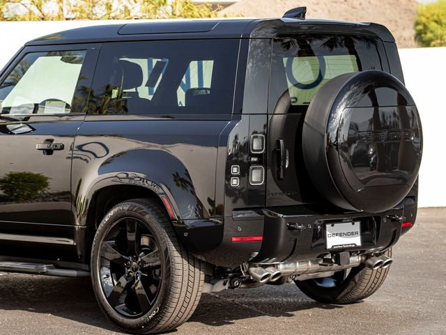 2026 Land Rover Defender 90 V8