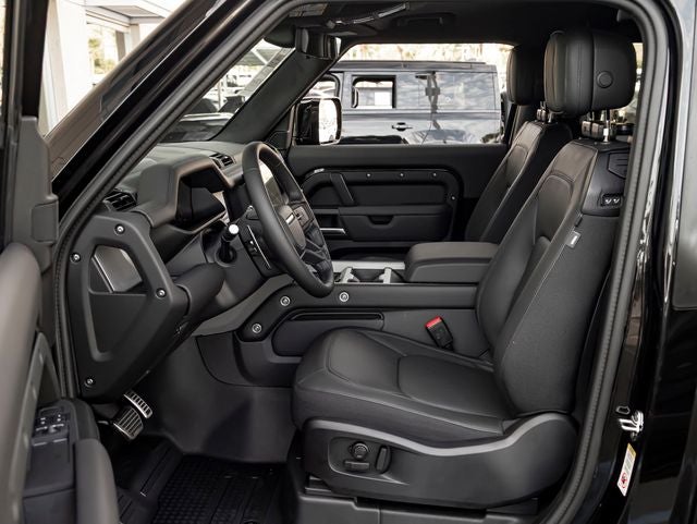 2026 Land Rover Defender 90 V8