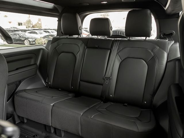 2026 Land Rover Defender 90 V8