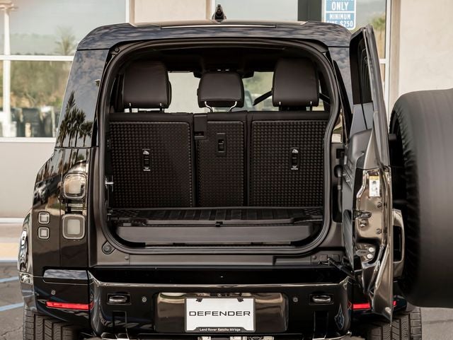 2026 Land Rover Defender 90 V8