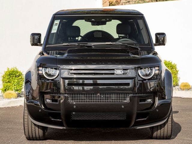 2026 Land Rover Defender 90 V8