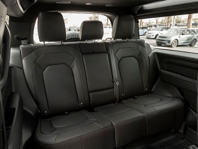 2026 Land Rover Defender 90 V8