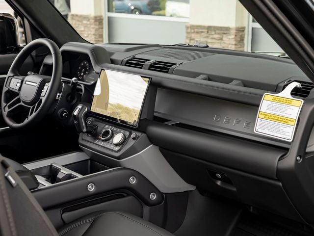 2026 Land Rover Defender 90 V8