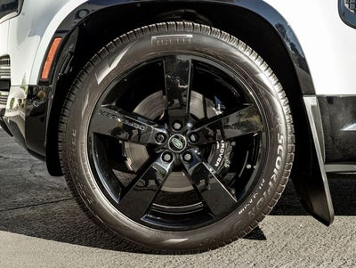 2023 Land Rover Defender 110 V8