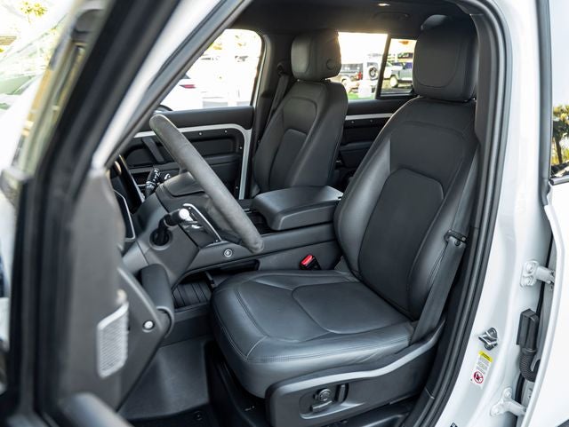 2023 Land Rover Defender 110 V8