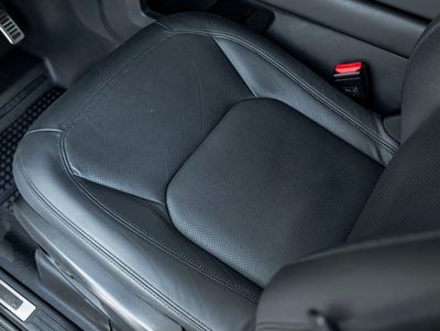 2023 Land Rover Defender 110 V8