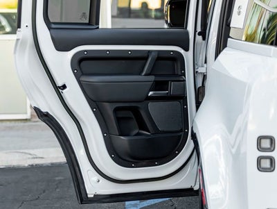 2023 Land Rover Defender 110 V8