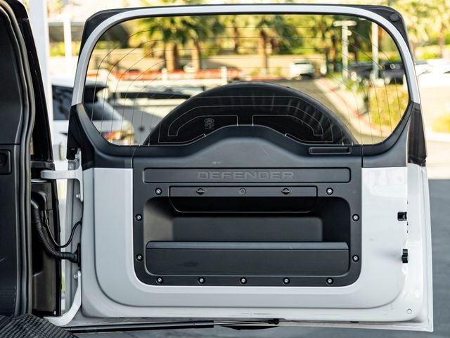 2023 Land Rover Defender 110 V8