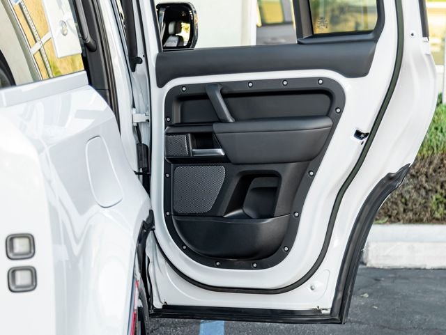 2023 Land Rover Defender 110 V8