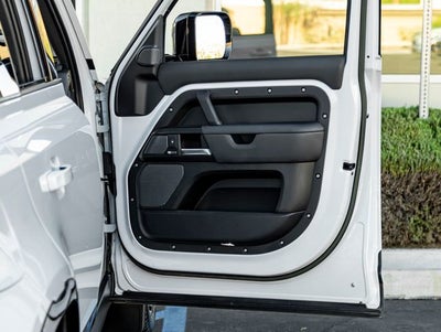 2023 Land Rover Defender 110 V8