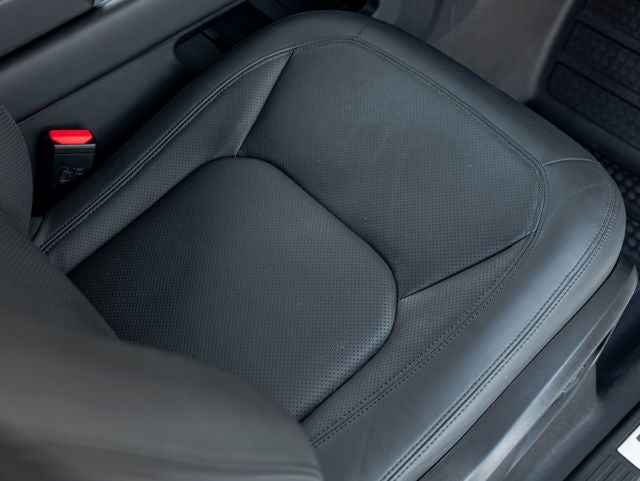 2023 Land Rover Defender 110 V8