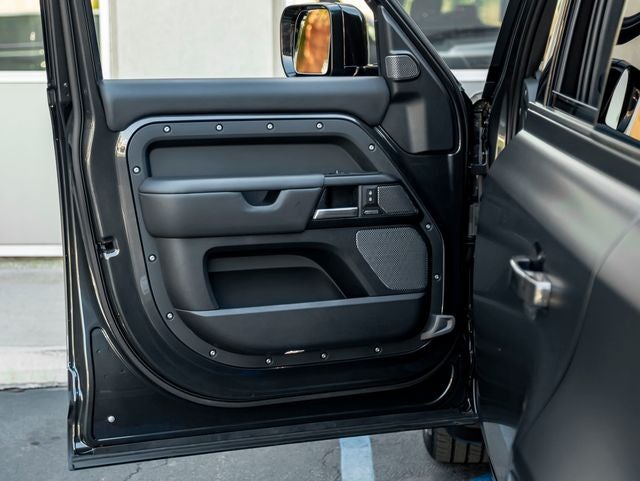 2024 Land Rover Defender 110 Carpathian Edition