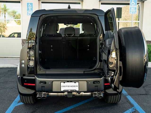 2024 Land Rover Defender 110 Carpathian Edition
