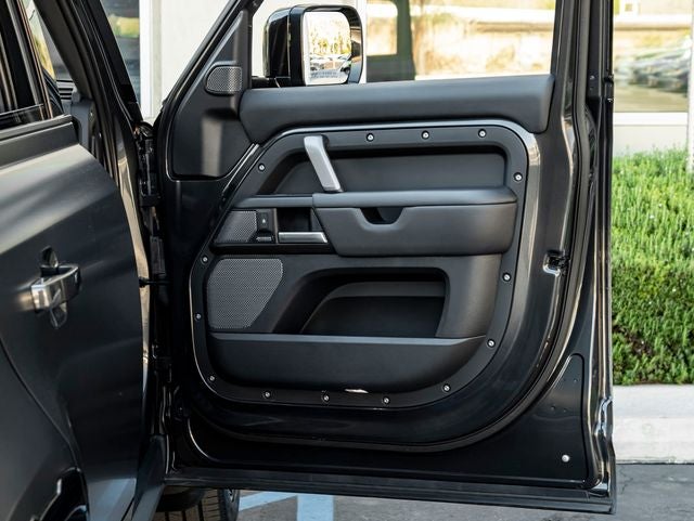 2024 Land Rover Defender 110 Carpathian Edition