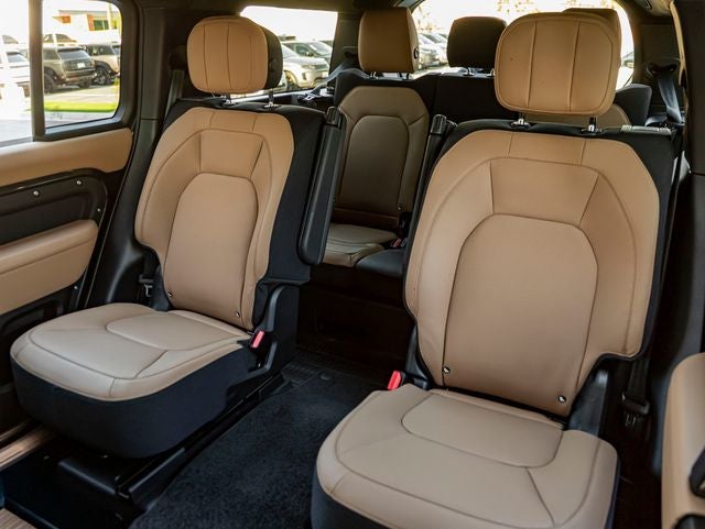 2026 Land Rover Defender 130 V8