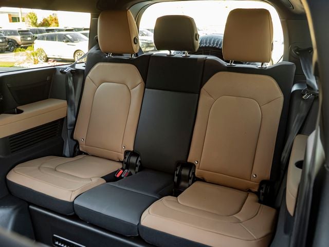 2026 Land Rover Defender 130 V8