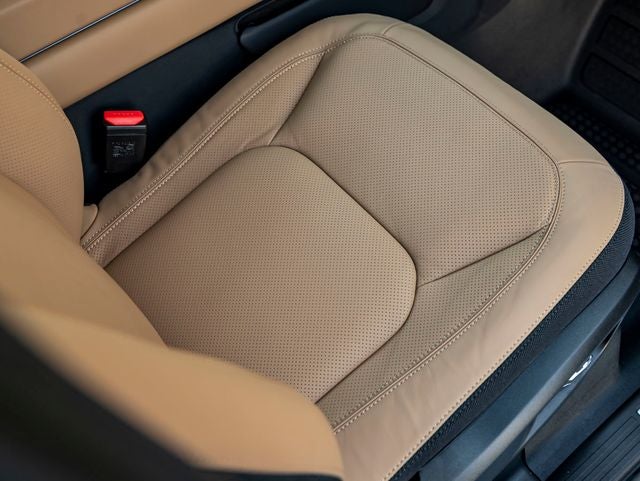 2026 Land Rover Defender 130 V8