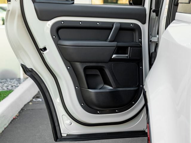 2026 Land Rover Defender 110 X