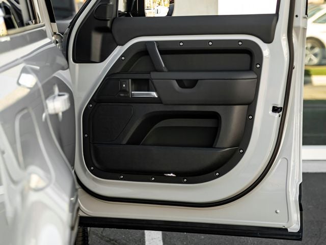 2026 Land Rover Defender 110 X