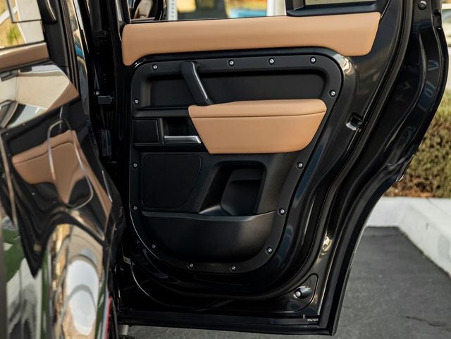 2026 Land Rover Defender 110 X