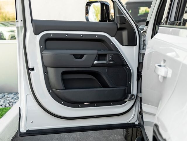2026 Land Rover Defender 110 X