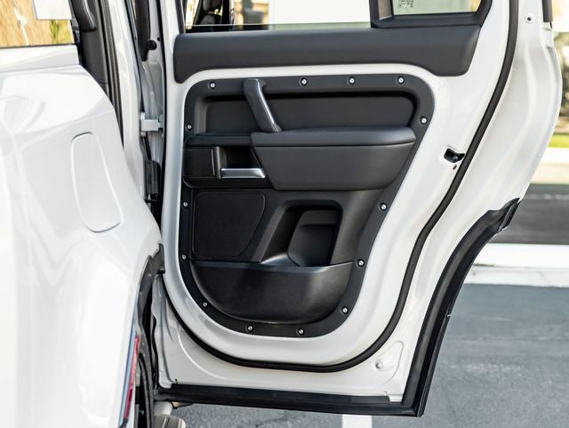 2026 Land Rover Defender 110 X